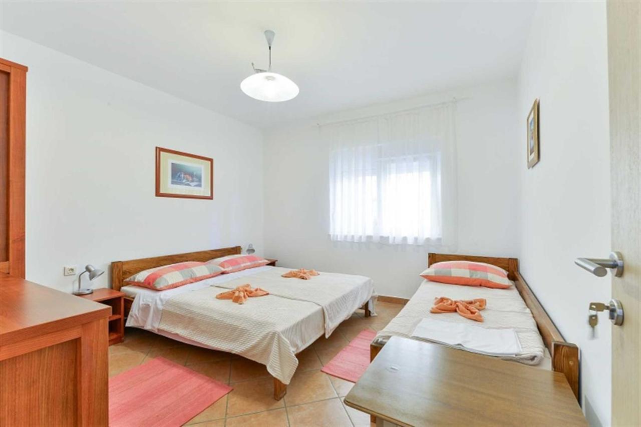 Apartment House Inga Vir Ngoại thất bức ảnh