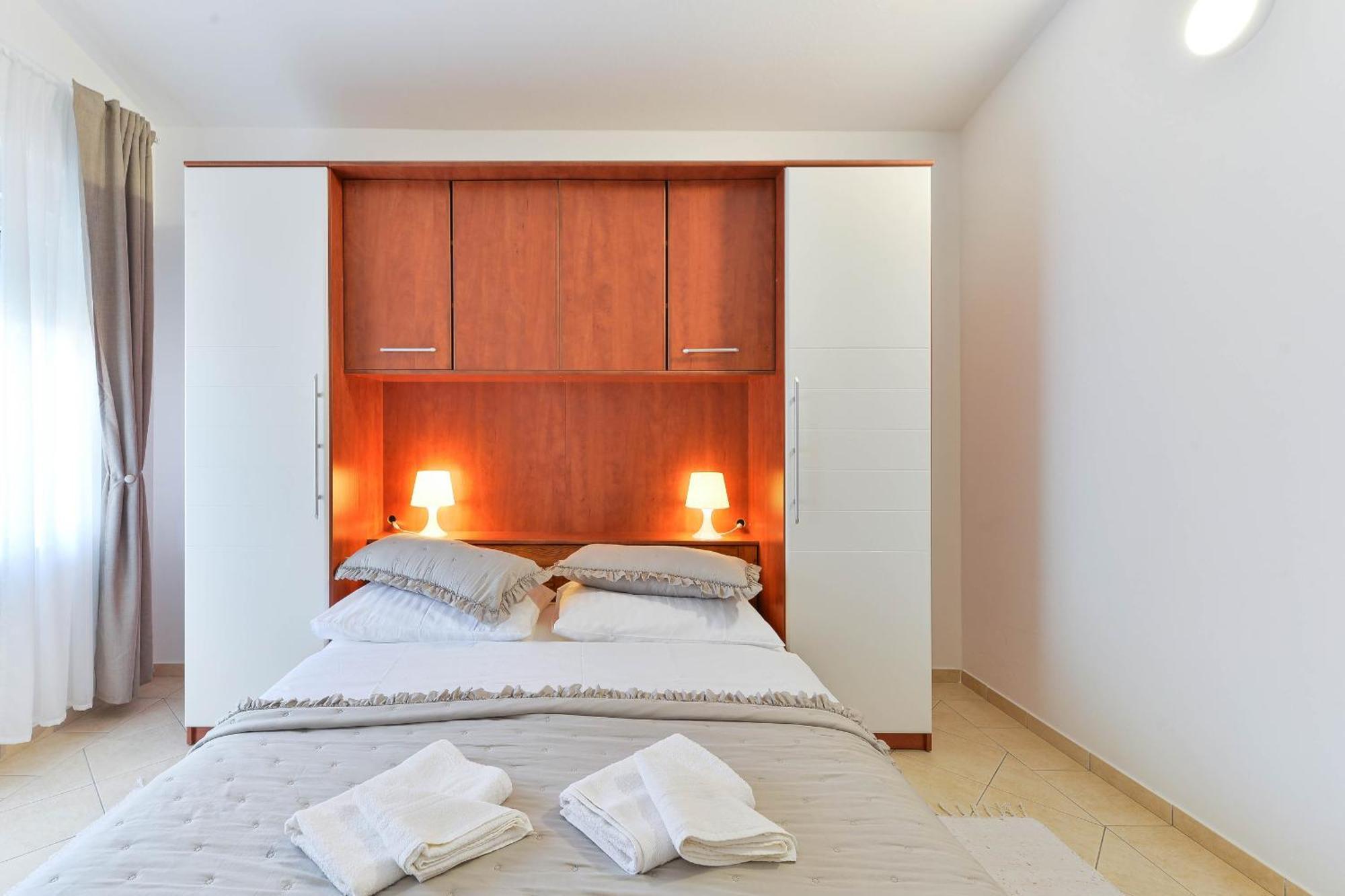 Apartment House Inga Vir Ngoại thất bức ảnh