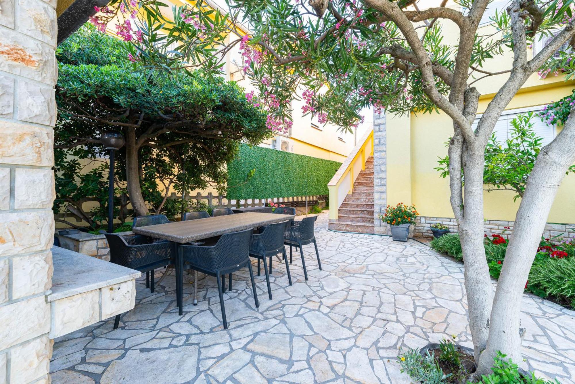 Apartment House Inga Vir Ngoại thất bức ảnh