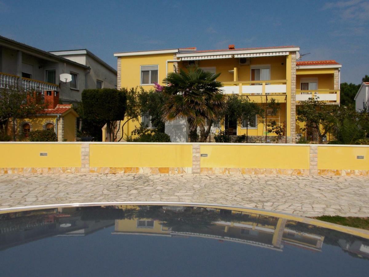 Apartment House Inga Vir Ngoại thất bức ảnh