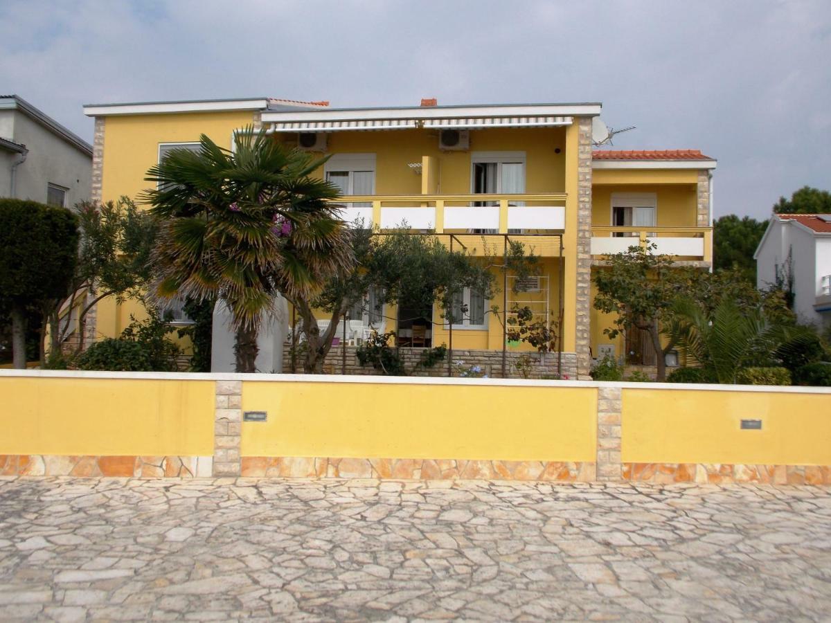 Apartment House Inga Vir Ngoại thất bức ảnh